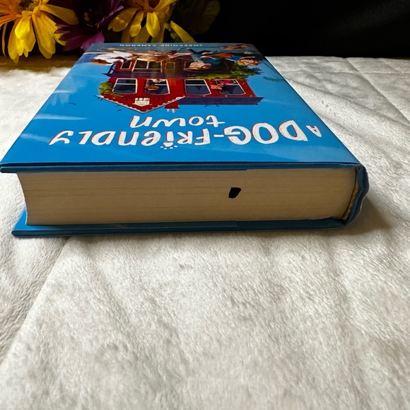 📚New “A Dog-Friendly Town” by Josephine Cameron (2020, Hardcover Book) 📚 - Picture 8 of 8